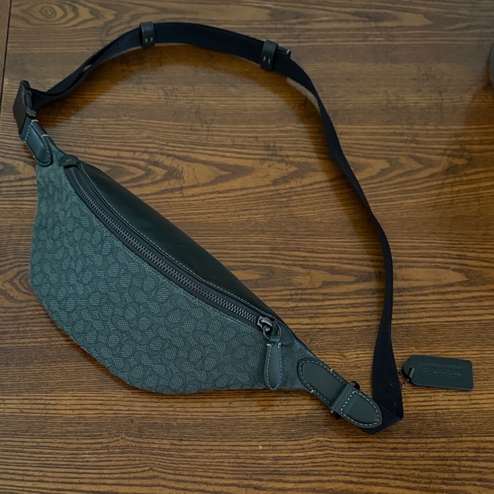 Coach Black and Green Belt Bag EXCELLENT CONDITION!